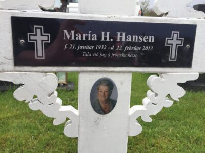 Mynd á leiðiskross