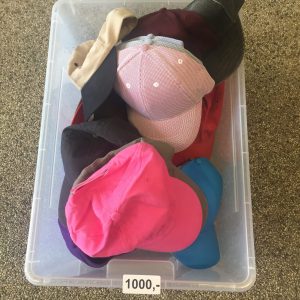 995 krónur pr. húfa 50% afsláttur